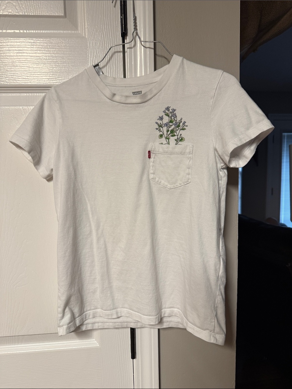 Levi's White Pocket Tee with Blue-Green Floral Detail 1
